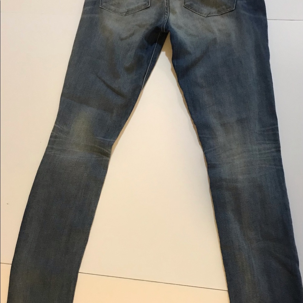 Express stretch straight leg mid rise distressed size 4 R